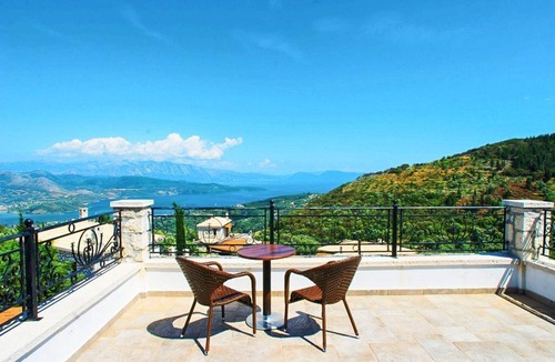 Spanokhorion Villa | Villa Kallisto - Four Bedroom Villa, Sleeps 8