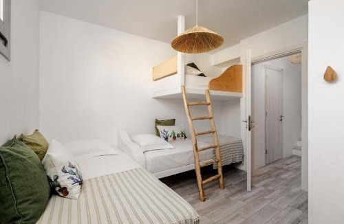 Agios Prokopios House | Villa Karla, Beachside Bliss in Agios Prokopios