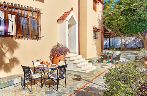 Karteros Villa | Villa Karteros with private swimming pool - Five Bedroom Villa, Sleeps 11