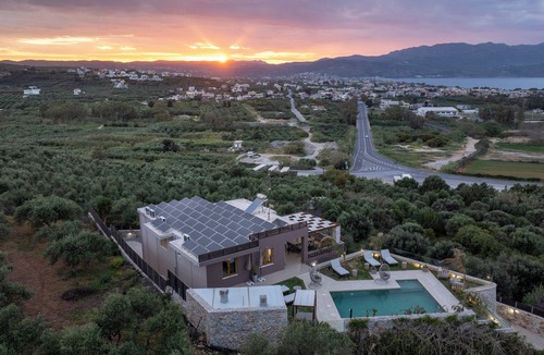 Kolymbari Villa | Villa Lady Dafni with private heated pool