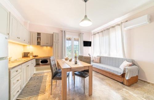 Peroulades Apartment | Villa Logas