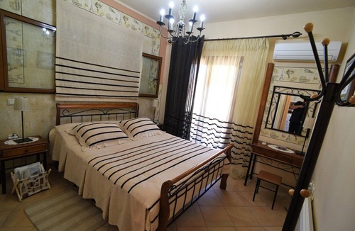 Kineta Villa | Villa Maria Kineta town