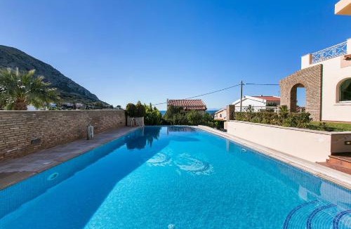 Palaia Fokaia Villa | Villa Melia Athenian Riviera