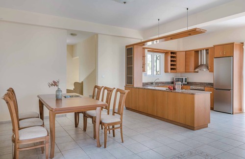 Vlachata Villa | Villa Mihas - Six Bedroom Villa, Sleeps 12