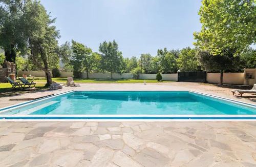 Marathon Villa | Villa OINOI with Pool for Luxury Vacation and Events
