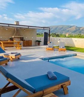 Agia Marina Villa | Villa Optimal