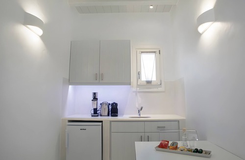 Koufonisia Apartment | Villa "Pasithoe" with Private Terrace, Wi-Fi and Air Conditioning