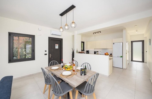 Mousata Villa | Villa Petra - Two Bedroom Villa, Sleeps 6