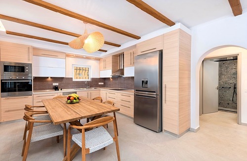 Paralia Kourna Villa | Villa Remezzo Heated Pool, Beach Side, 24 guests