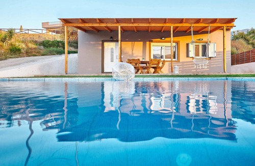Paralia Kourna Villa | villa rose crete