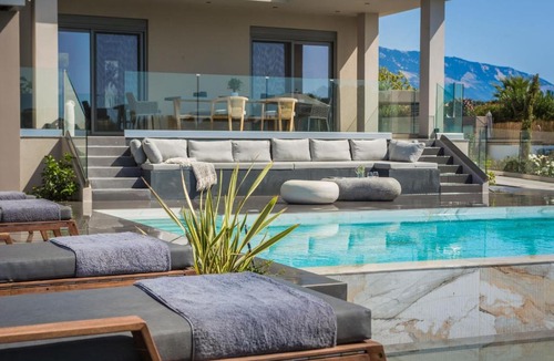 Svoronata Villa | Villa Royal