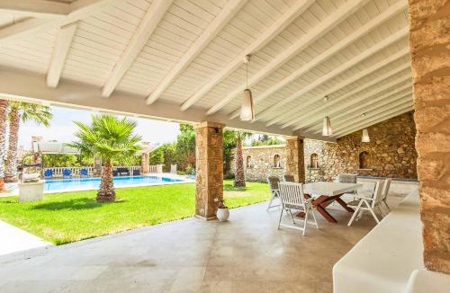 Drosia Villa | Villa St Dennis