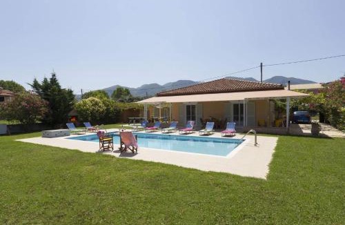 Acharavi Villa | Villa Stafili by Villa Plus