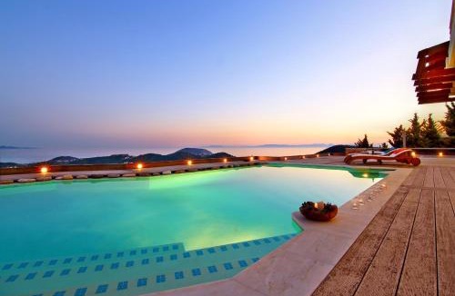 Anavyssos Villa | Villa TakeOff Saronida