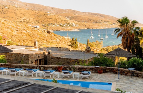 Koundouros Villa | Villa Tereza, 3-Min Walk to Koundouros Beach Waves
