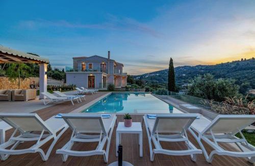 Petaleia Villa | Villa Tila by Villa Plus