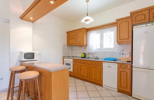 Nisaki Villa | Villa Vasillis - Three Bedroom Villa, Sleeps 7