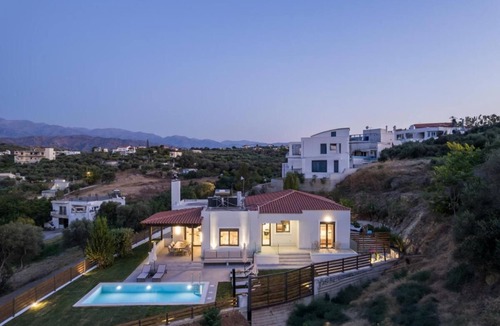Galatas Villa | Villa Wisdom By Be On Holidays