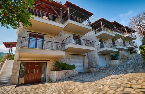 Taxiarkhis Villa | VillasLirtzis