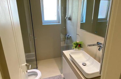 Vouliagmeni Apartment | Vouliagmeni Athens Riviera walk to beach