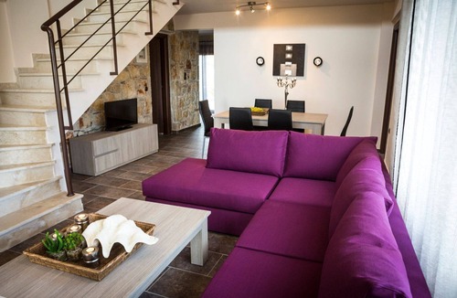 Nea Skioni Villa | (w) Queen 4 Bedroom Villa | Private Pool