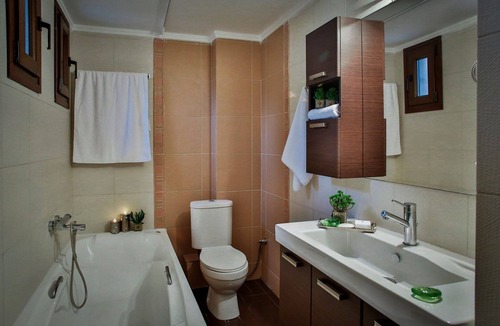 Nea Skioni Villa | (w) Queen 4 Bedroom Villa | Private Pool