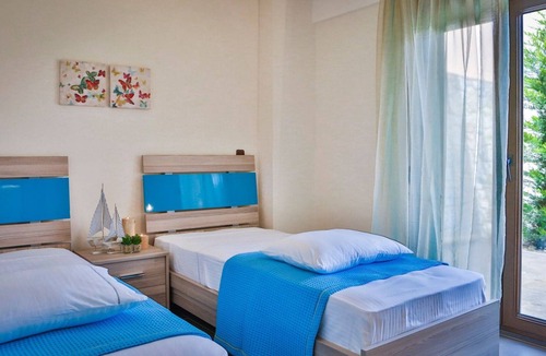 Nea Skioni Villa | (w) Queen 4 Bedroom Villa | Private Pool