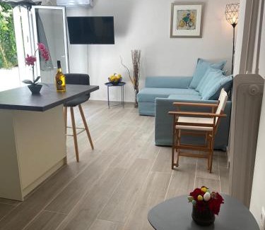 Alimos Apartment | Wait n' Sea