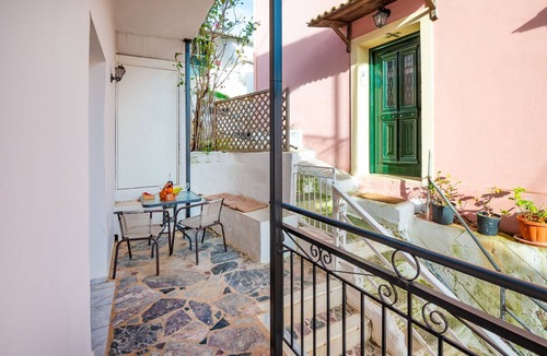 Kassiopi House | Wake Up to Stunning Sea Views at Bayside House in Kassiopi