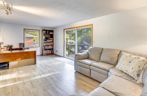 Mankato House | Walk to Spring Lake w/Waterpark: Family Retreat!