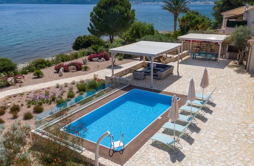 Karavomylos Villa | Waterfront Villa Frydi