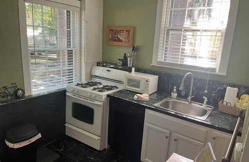 Bardstown Cottage | Welcome to Bourbon Oak Smokehouse, in the heart of Bardstown, KY