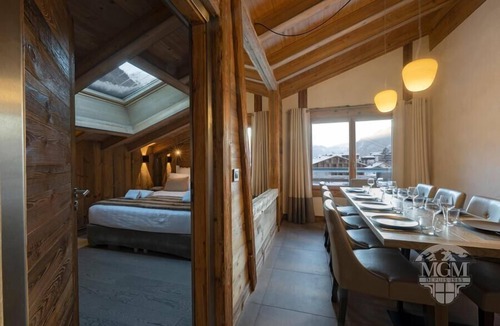 Chamonix City Centre Apartment | Wifi, 50m from shops, fitness, swimming pool, sauna, hammam, balcony, ski locker, 78m², Chamonix