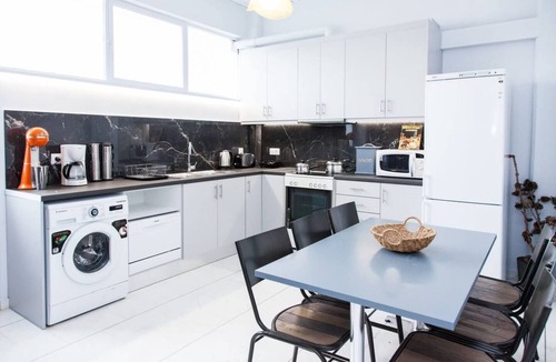 Ilioupoli Apartment | Ypsilon IconicAthensHome next to Mount Hymettus National Park