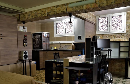 Alimos House | Zefyros Apartments next to Alimos Riviera 30 mins public transport to Acropolis
