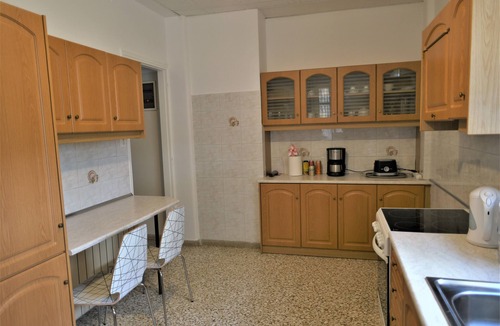 Alimos House | Zefyros Apartments next to Alimos Riviera 30 mins public transport to Acropolis
