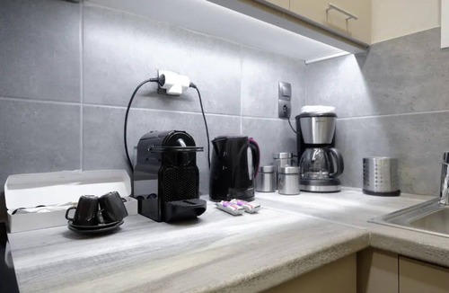 Ampelokipoi Apartment | “ZEUS”, STYLISH LUXURY BUSINESS SUITE in the heart of Athens.