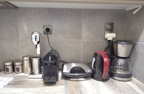 Ampelokipoi Apartment | “ZEUS”, STYLISH LUXURY BUSINESS SUITE in the heart of Athens.