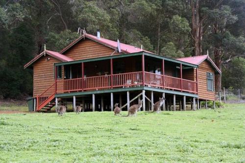 #2 Walpole Wilderness Resort chalet. Spa + forest.