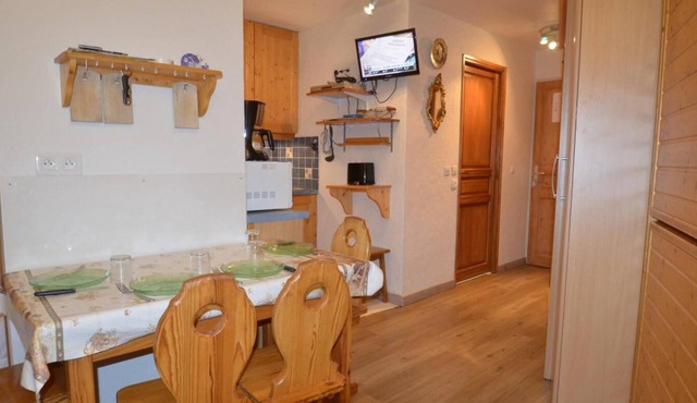 3rd floor, balcony, tv, ski locker, 27m², Les Menuires