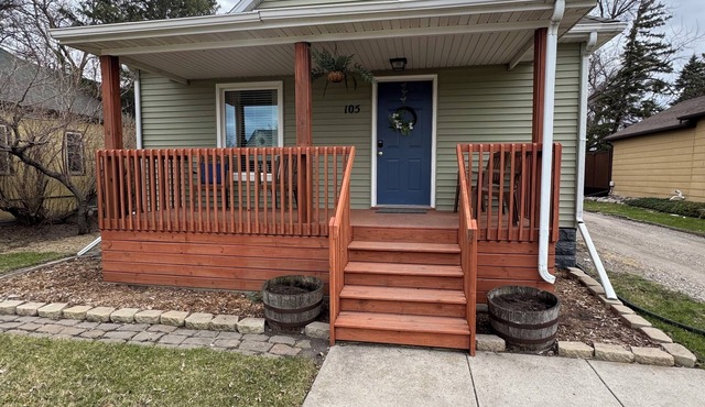ABSOLUTELY DARLING! The open concept makes it an enjoyable area to relax in.