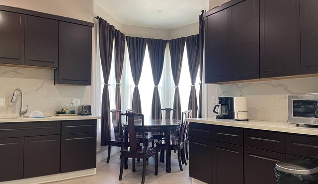 Alameda Modern Victorian 4BD unit A