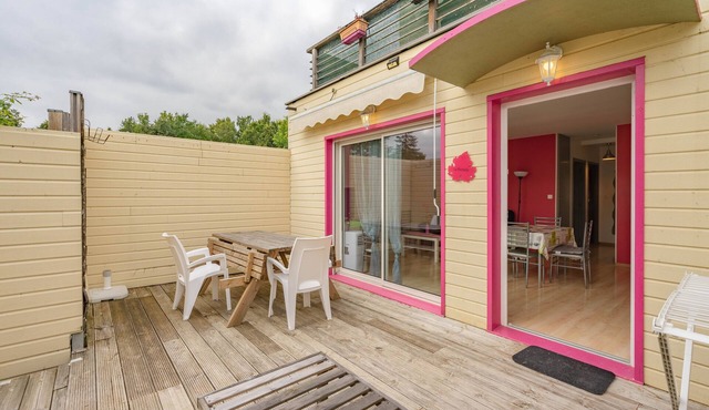Apartment 'Le Clos Du Champ De L'Amour - La Rochelle' with Private Pool, Wi-Fi and AC
