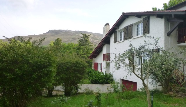 Basque house of 200m2 in a garden of 2500m2