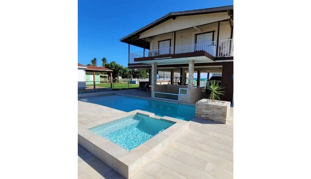 Beach House w/pool/ac/wifi/cable/Salinas PR