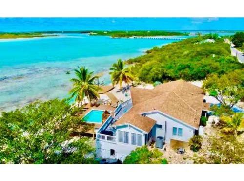 Beach Villa Blue Bahamas