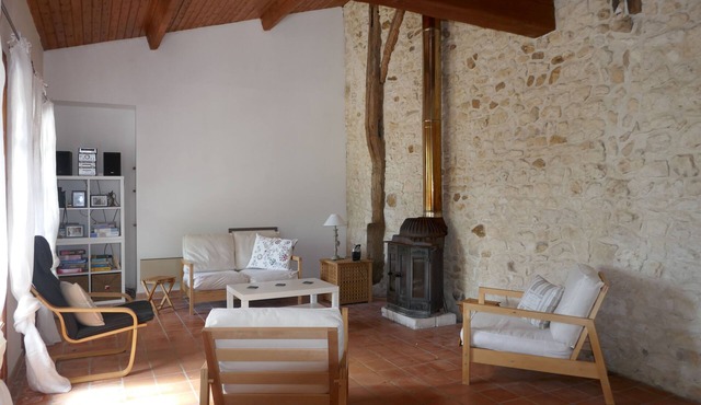 Beautiful Charentaise property in the countryside near the ocean