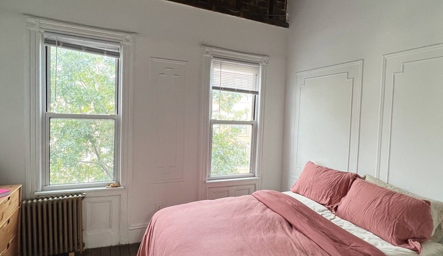 Bright and Spacious 2 Bedroom Apartment in Prime Greenpointn