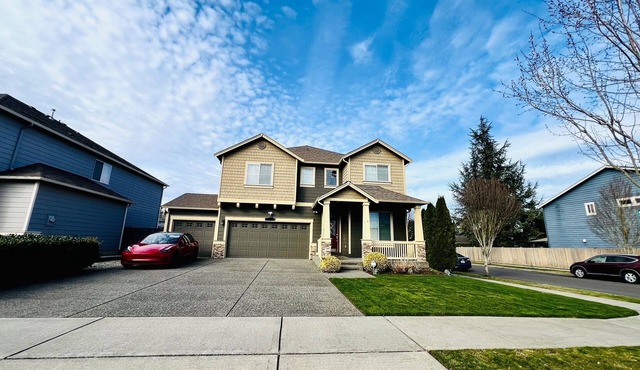 BRIGHT & SPACIOUS MODERN HOUSE WITH GORGEOUS LANDSCAPE + AC SEATTLE-KENT