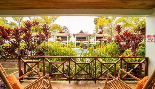Bungalows Beachfront Hotel